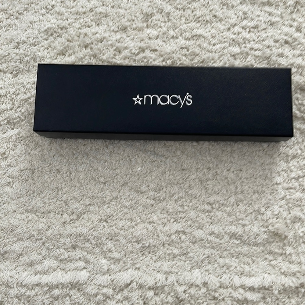 New bracelet. Never been worn. Without tags.